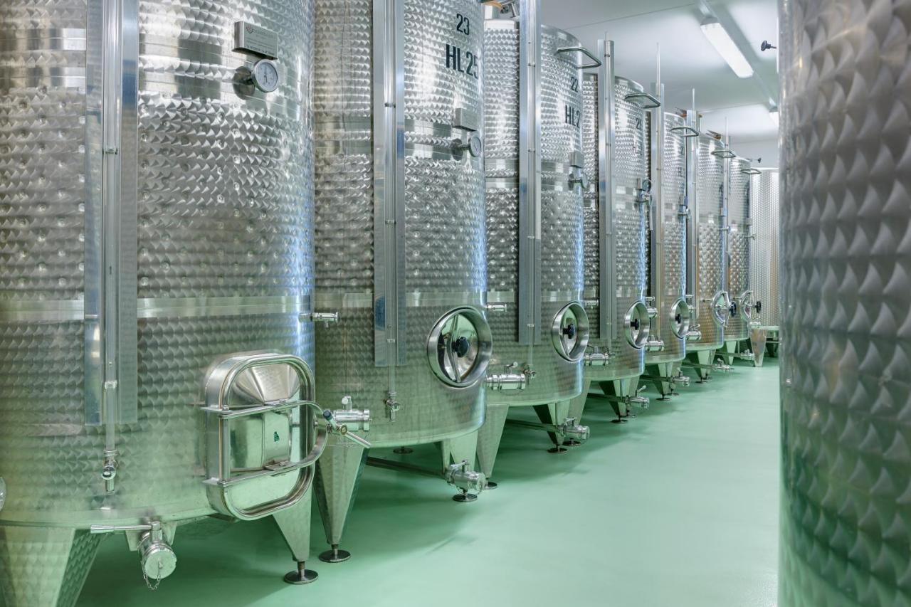 Strasserhof Tenuta-Weingut Vahrn Экстерьер фото